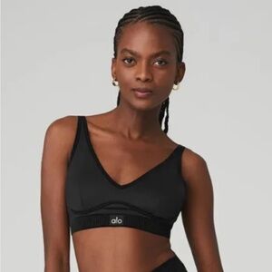 - Alo Yoga Airlift lineup Bra - Black